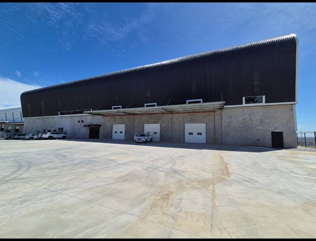 2,322M² WAREHOUSE TO LET IN ATLANTIC HILLS